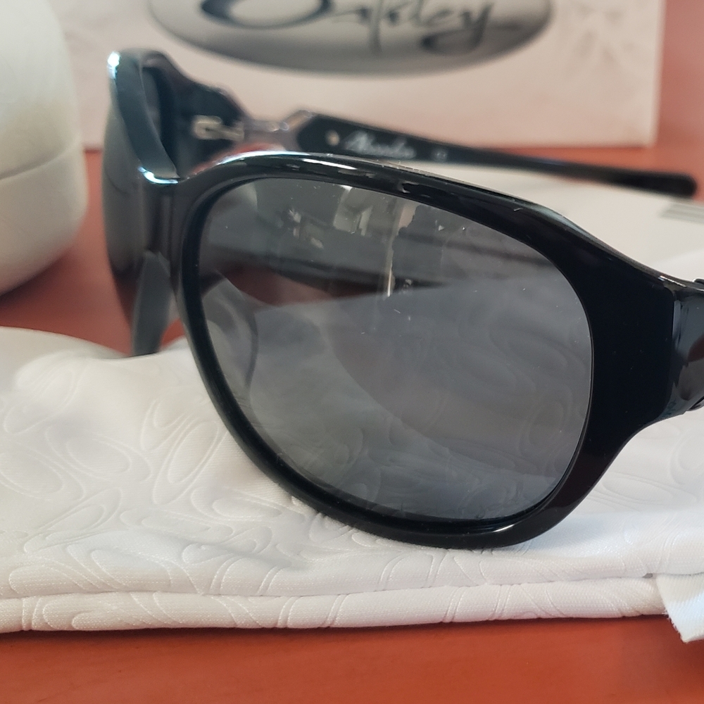 New Oakley abandon polarized womens sunglasses - Picture 3 of 6